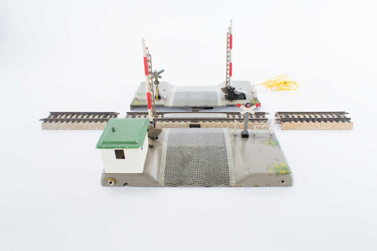 Marklin 7057 Elektrische overweg met signaallicht voor M rails - Afbeelding 2