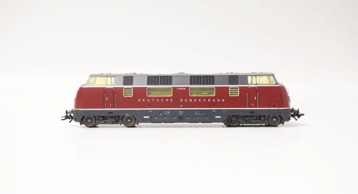 Märklin 37803 digitale diesellocomotief V200 DB FX sound - Afbeelding 4