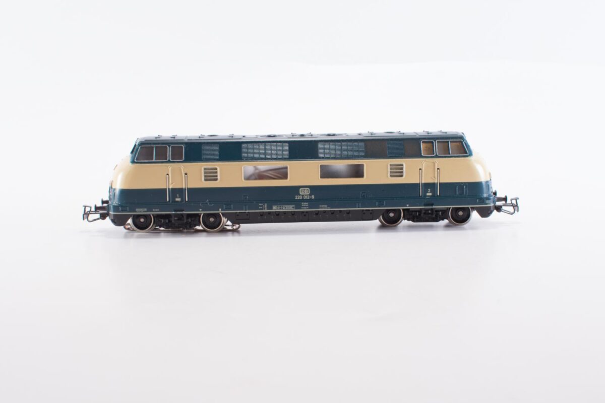 Märklin 3081 digitale diesellocomotief BR220 DB - Afbeelding 5