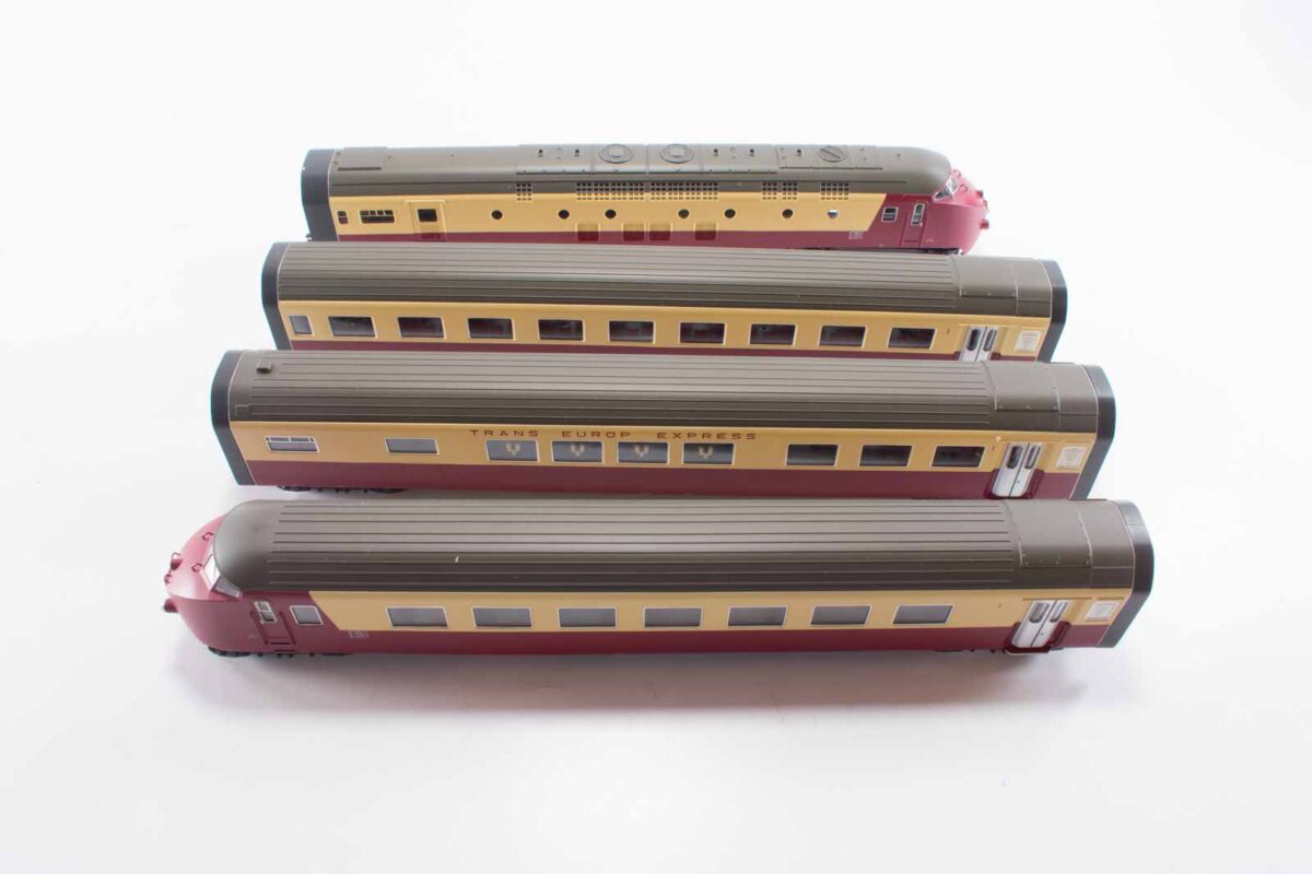 Trix 22132 vierdelig diesel treinstel NS/SBB AC/digitaal - Afbeelding 3