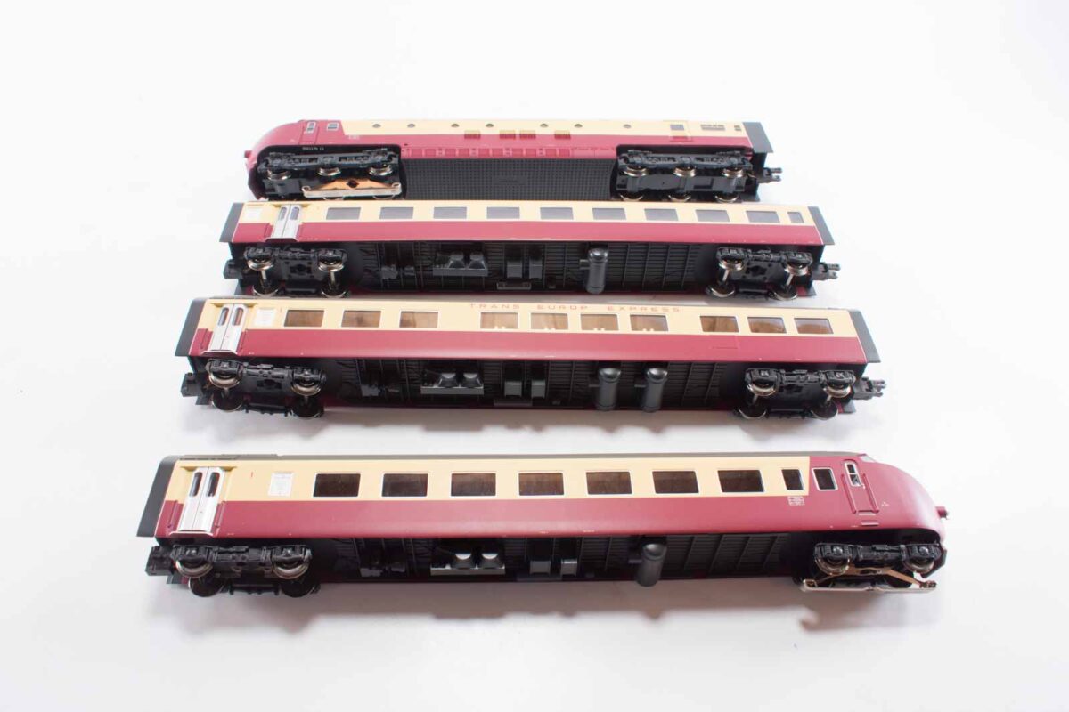 Trix 22132 vierdelig diesel treinstel NS/SBB AC/digitaal - Afbeelding 4