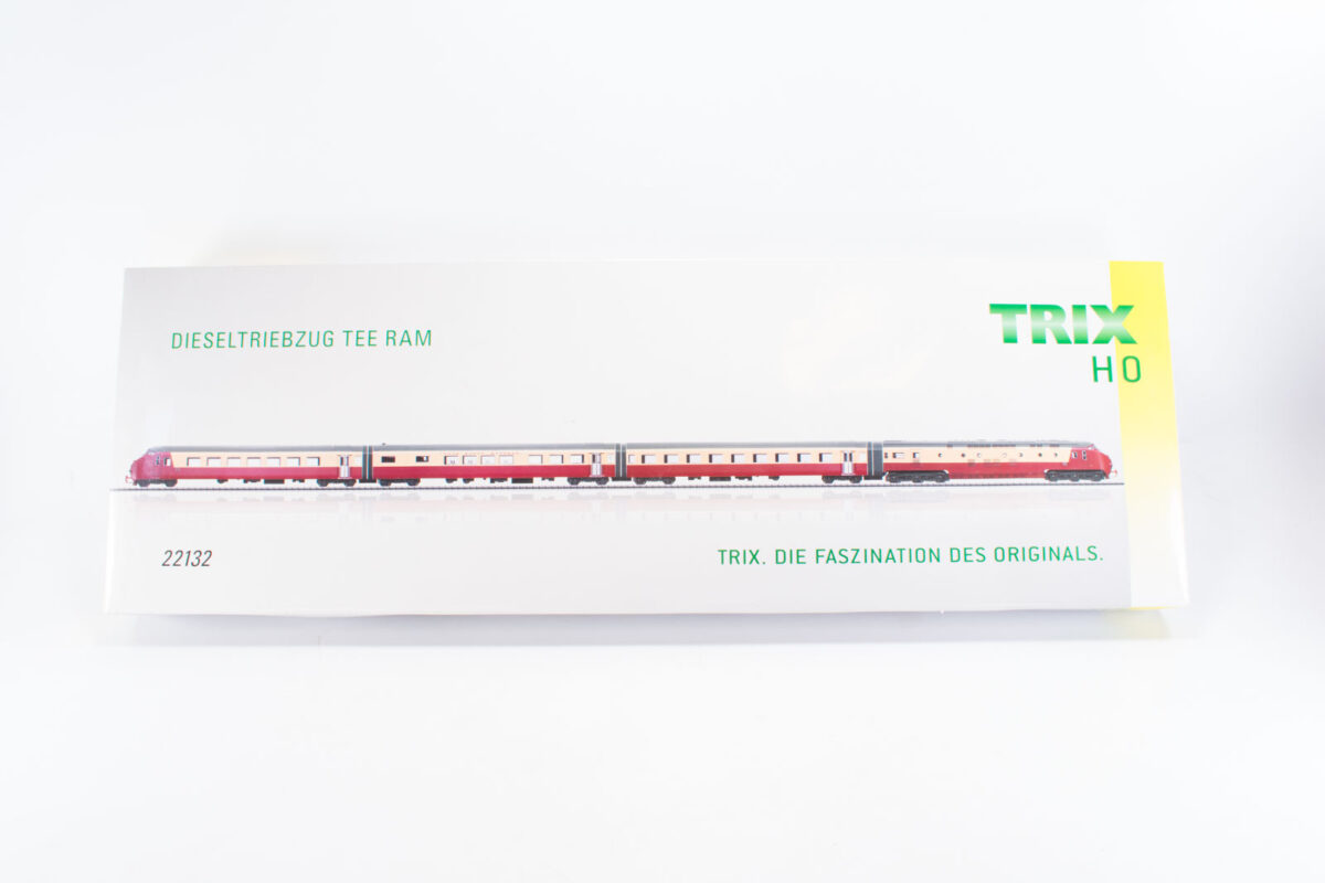 Trix 22132 vierdelig diesel treinstel NS/SBB AC/digitaal - Afbeelding 5