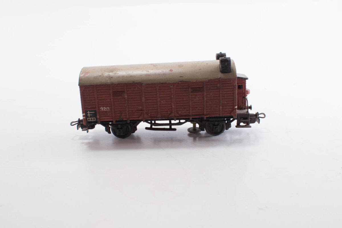 Märklin 320 gesloten goederenwagon met sluitlicht - Afbeelding 3