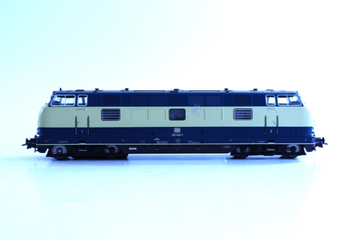 Roco 8842 diesellocomotief BR221 DB AC - Afbeelding 4