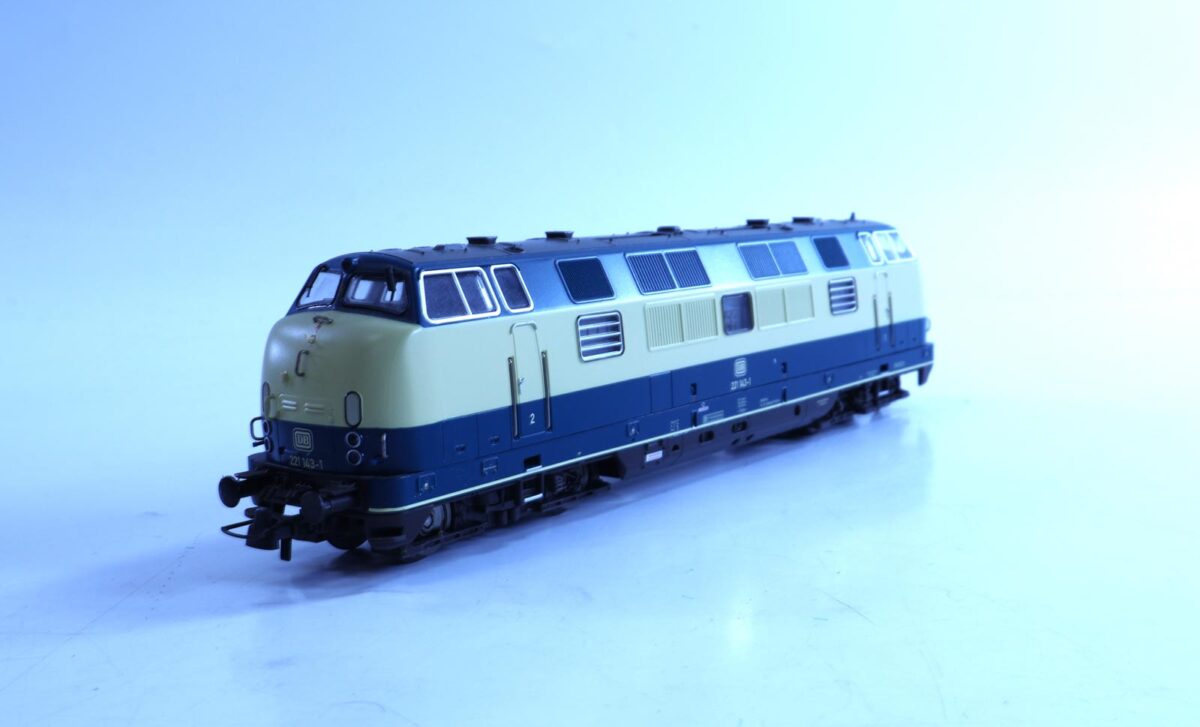 Roco 8842 diesellocomotief BR221 DB AC - Afbeelding 6