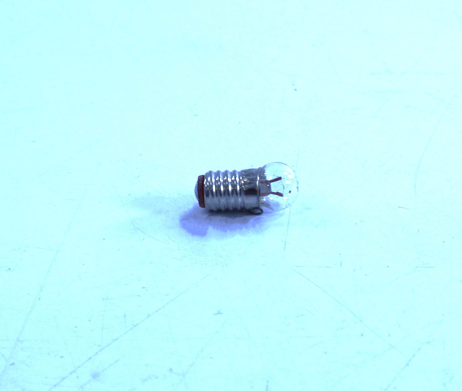 Märklin 60 0100 schroeflampje 1,5V E5,5