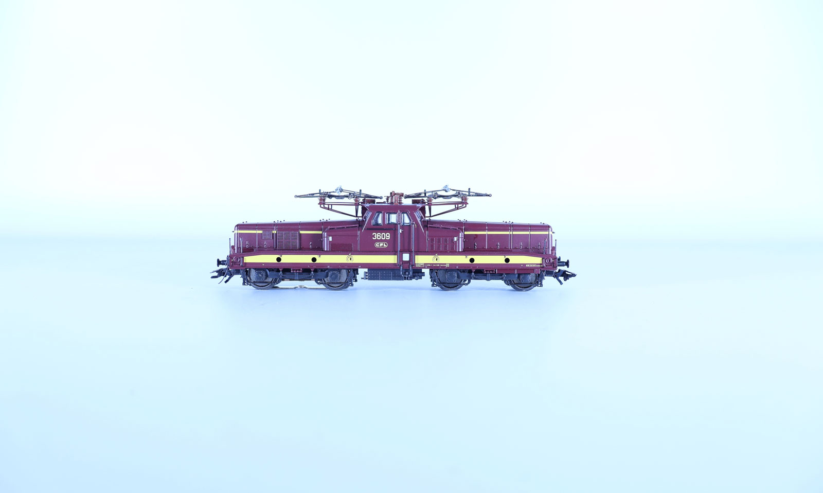 メルクリン HO 37333 （Vins – BD – trains MARKLIN - meubles design 