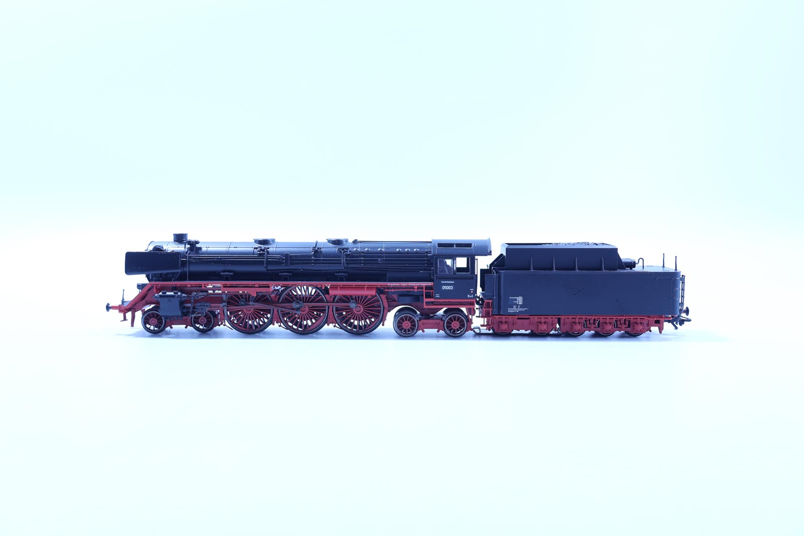 IMG_9925 Märklin 39050 stoomlocomotief BR05 DB MFX/Sound - Afbeelding 1