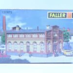 Faller 130973H0 bouwpakket bedrijfskantoor met perron
