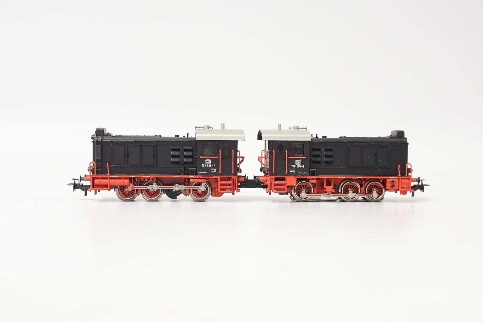 IMG_6148 Märklin 3346 dubbeltractie diesellocomotieven BR236 DB - Afbeelding 1