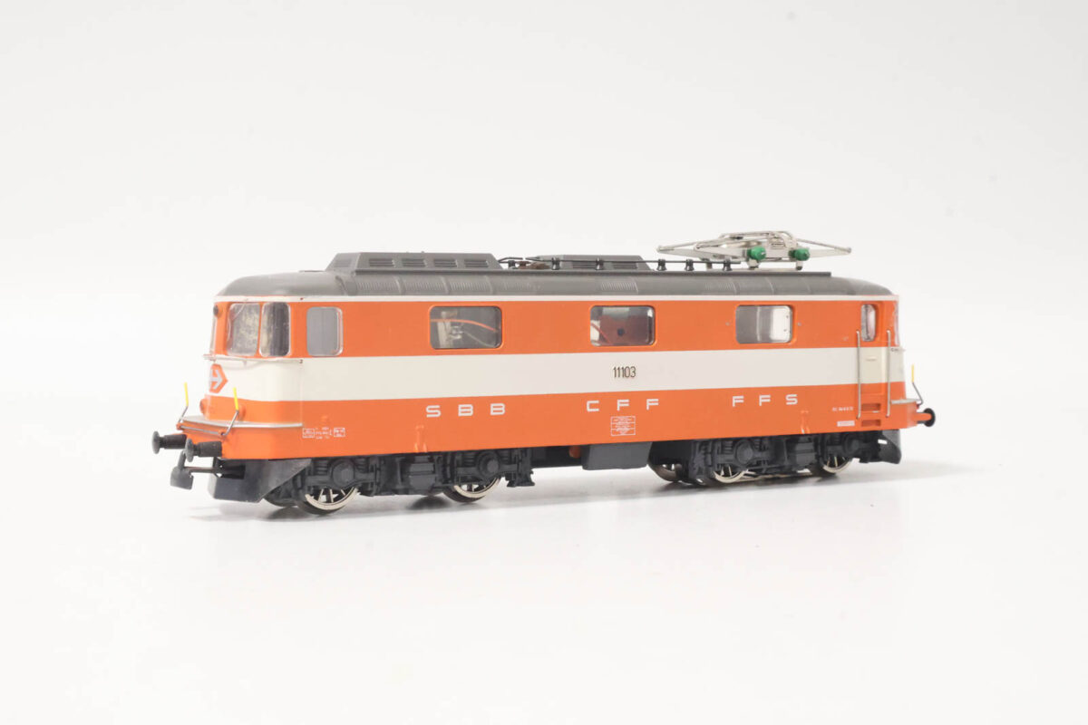 Hag 210 digitale Elektrische locomotief Re4/4IISWiss express  AC - Afbeelding 3