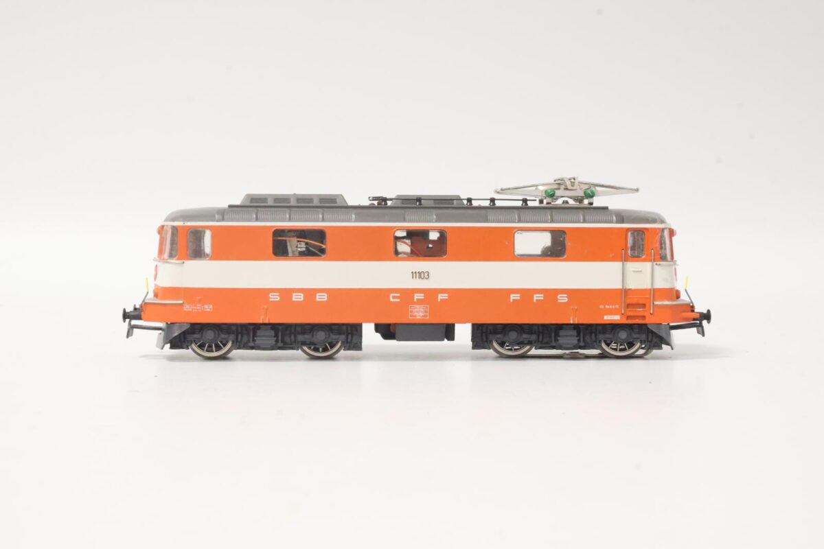 Hag 210 digitale Elektrische locomotief Re4/4IISWiss express  AC - Afbeelding 4