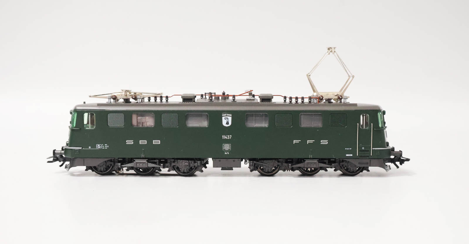 IMG_1557 Märklin 3337 digitale elektrische locomotief Ae6/6SBB - Afbeelding 1
