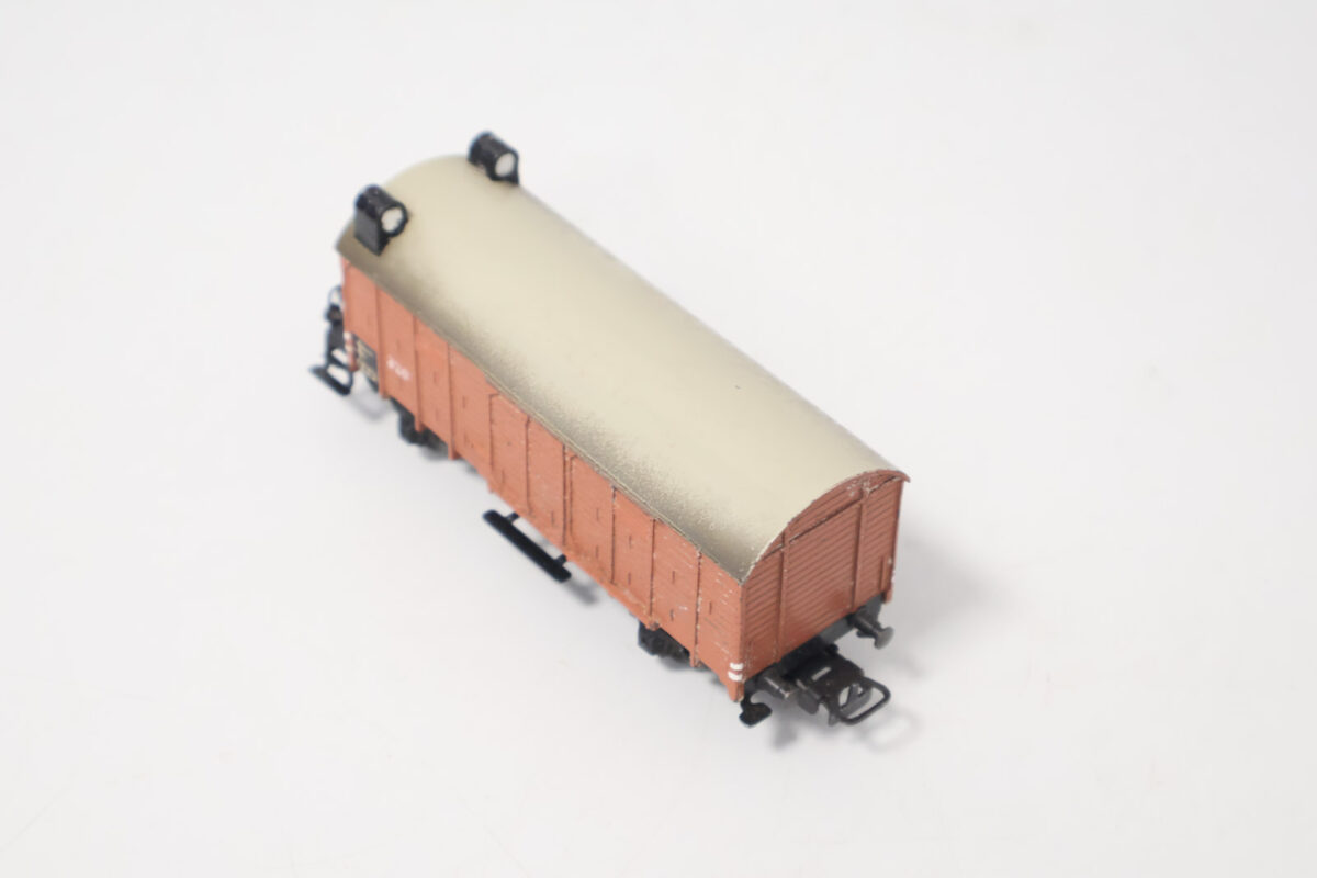 Märklin 320S gesloten goederenwagen met sluitlicht in ruitdoos - Afbeelding 3