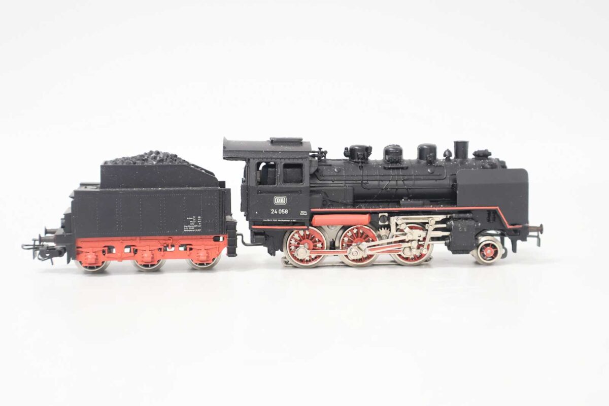 Märklin 3003 stoomlocomotief BR24 DB - Afbeelding 4