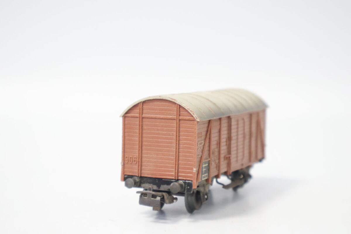 Märklin  gesloten goederenwagen oudere versie 1+1 gratis - Afbeelding 2