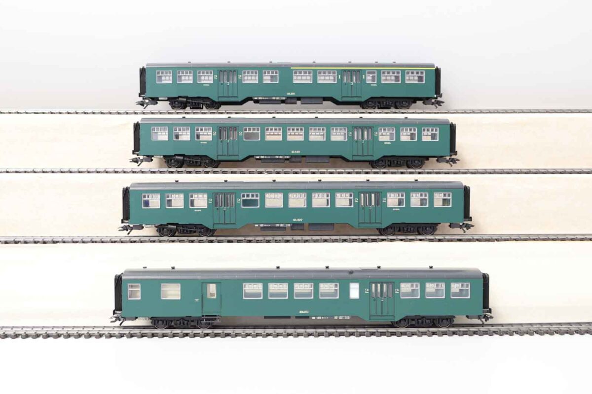 Märklin 43530 buurtverkeer wagen-set M4 personenrijtuigen  NMBS - Afbeelding 2